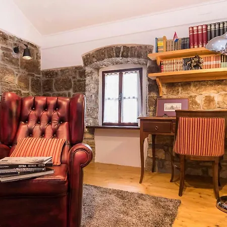 Villa Luxurious With Stunning View In Buje *