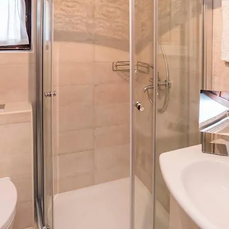 Villa Luxurious With Stunning View In Buje Merisce