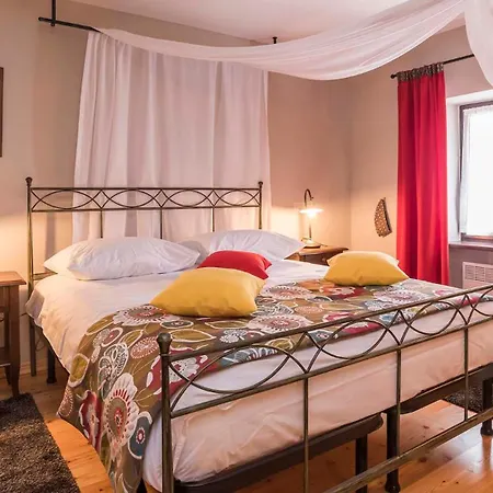 Villa Luxurious With Stunning View In Buje