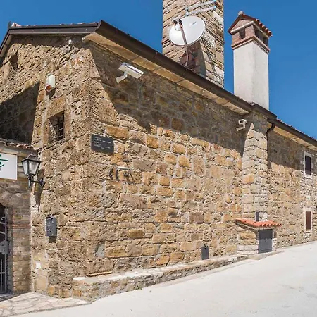 Luxurious With Stunning View In Buje Villa