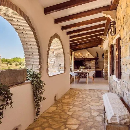Luxurious With Stunning View In Buje