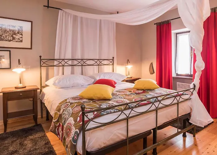 Villa Luxurious With Stunning View In Buje