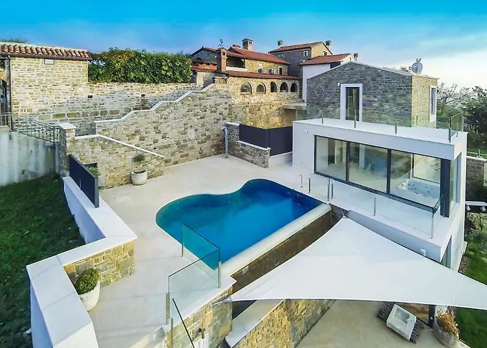 Villa Luxurious With Stunning View In Buje Merisce